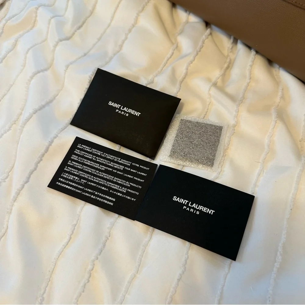 Saint Laurent East West Tote - Picture 4 of 16